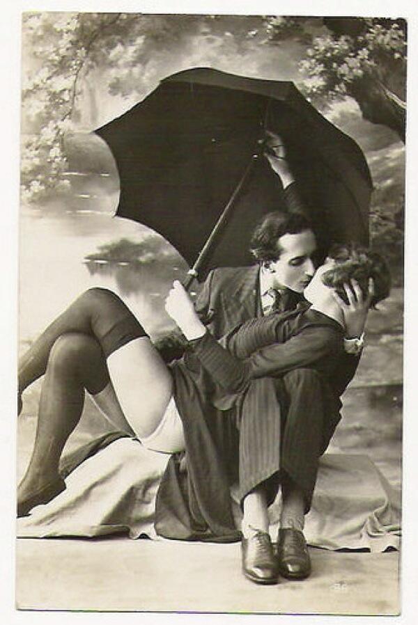 I’ll say. RT @HistoryInPix: Kissing couple in the…