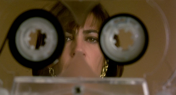 RT @OnePerfectShot: WOMEN ON THE VERGE OF A NERVOU…