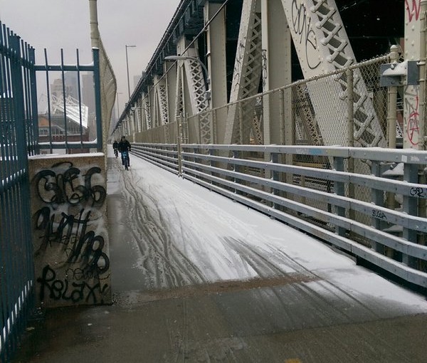 What the actual fuck @NYC_DOT? Manhattan Bridge bi…